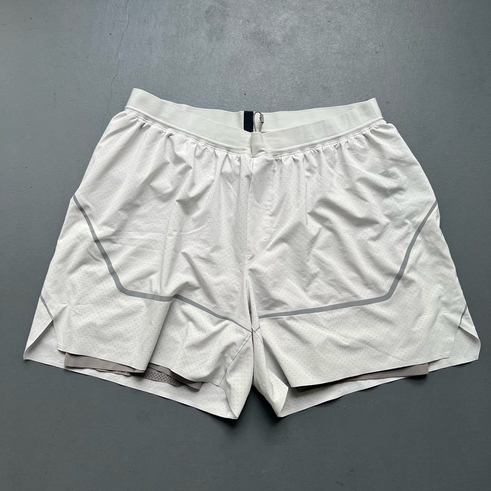 LuluLemon men’s grey athletic shorts